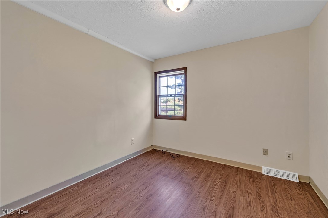 16519 Albion Road Strongsville OH 44136