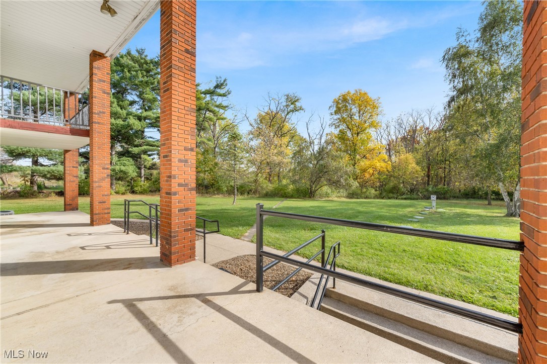 16519 Albion Road Strongsville OH 44136