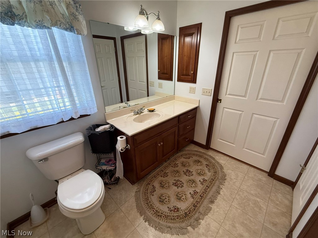 725 Dale Avenue NW Strasburg OH 44680