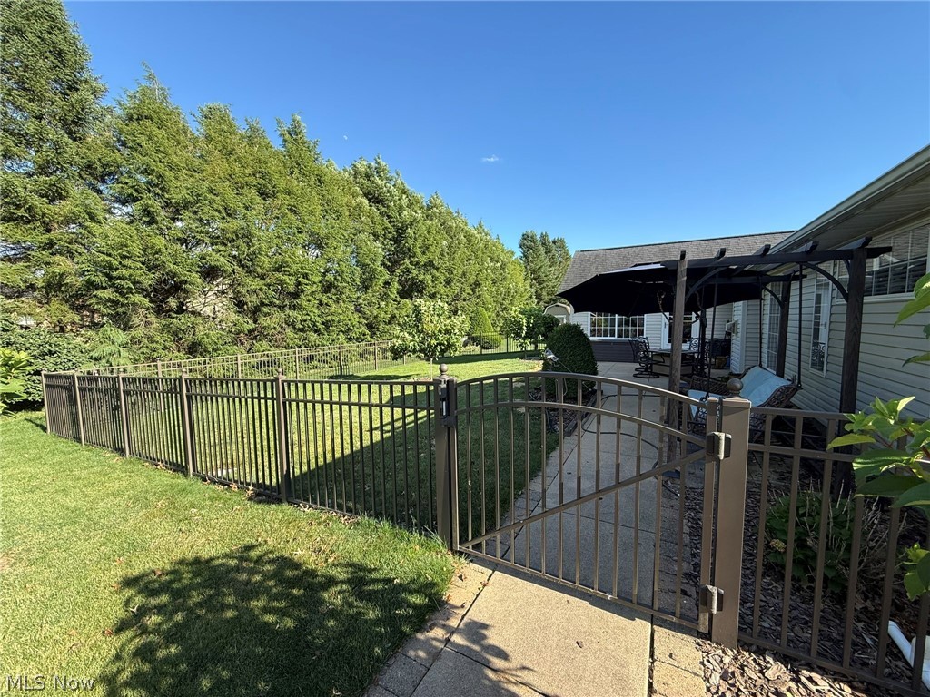 725 Dale Avenue NW Strasburg OH 44680