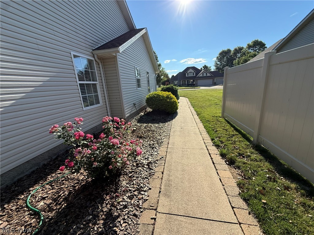 725 Dale Avenue NW Strasburg OH 44680