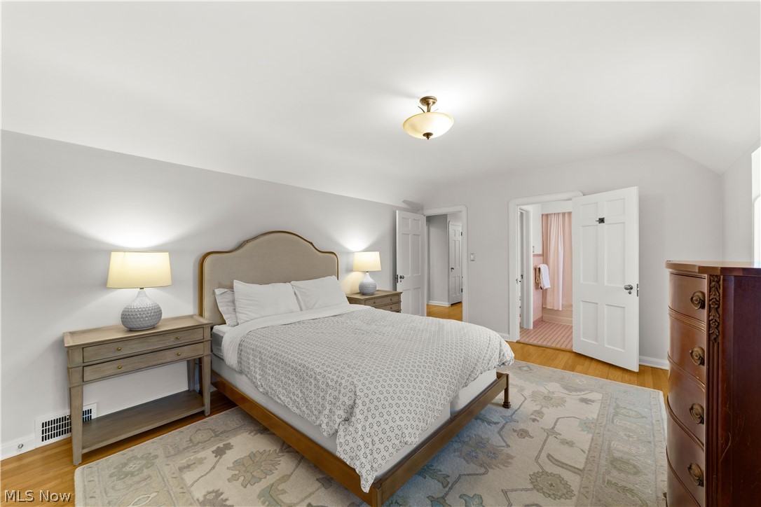 2674 Cranlyn Road Shaker Heights OH 44122