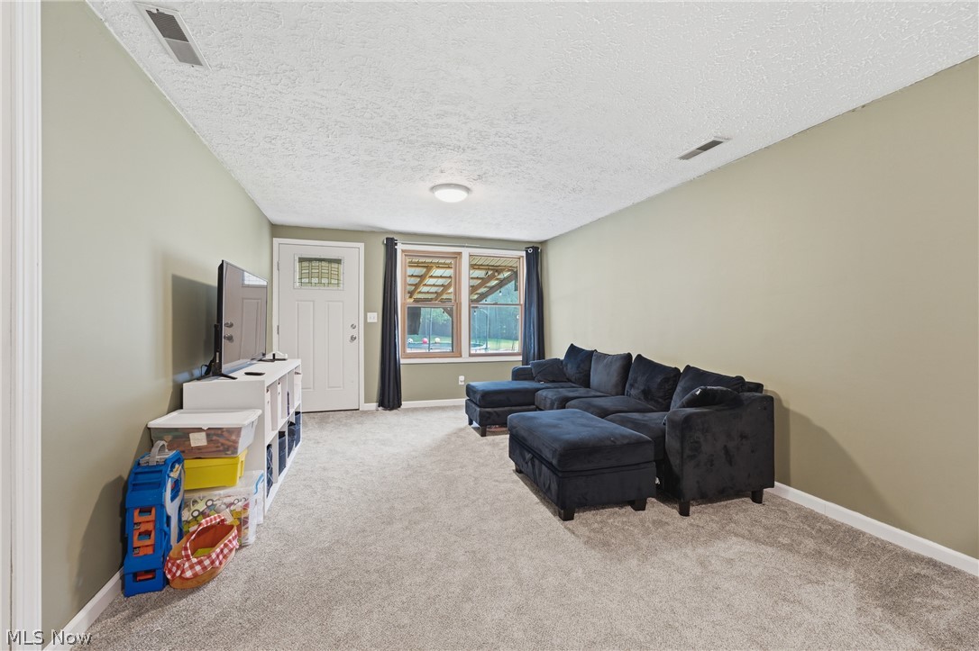 549 Mohican Street NE Brewster OH 44613