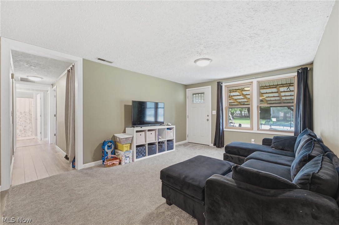 549 Mohican Street NE Brewster OH 44613