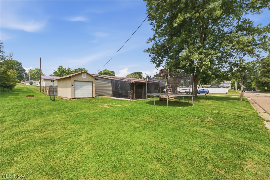 549 Mohican Street NE Brewster OH 44613