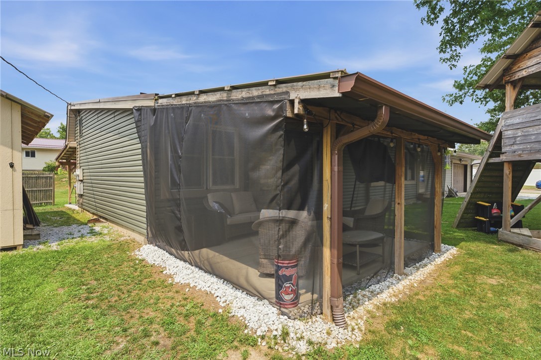 549 Mohican Street NE Brewster OH 44613