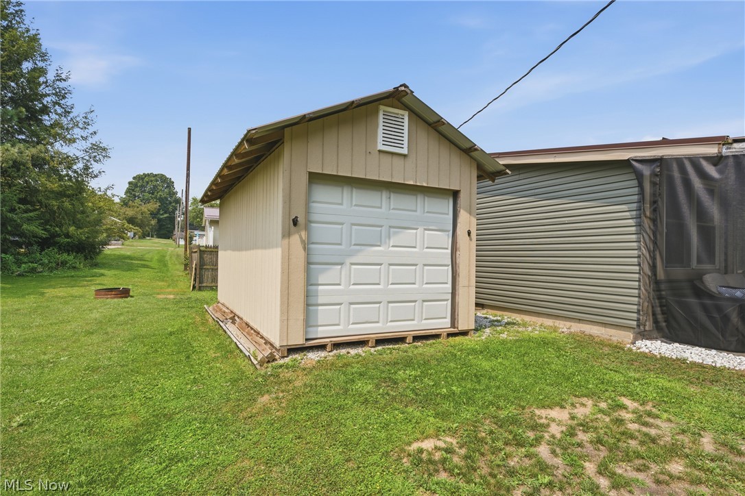 549 Mohican Street NE Brewster OH 44613