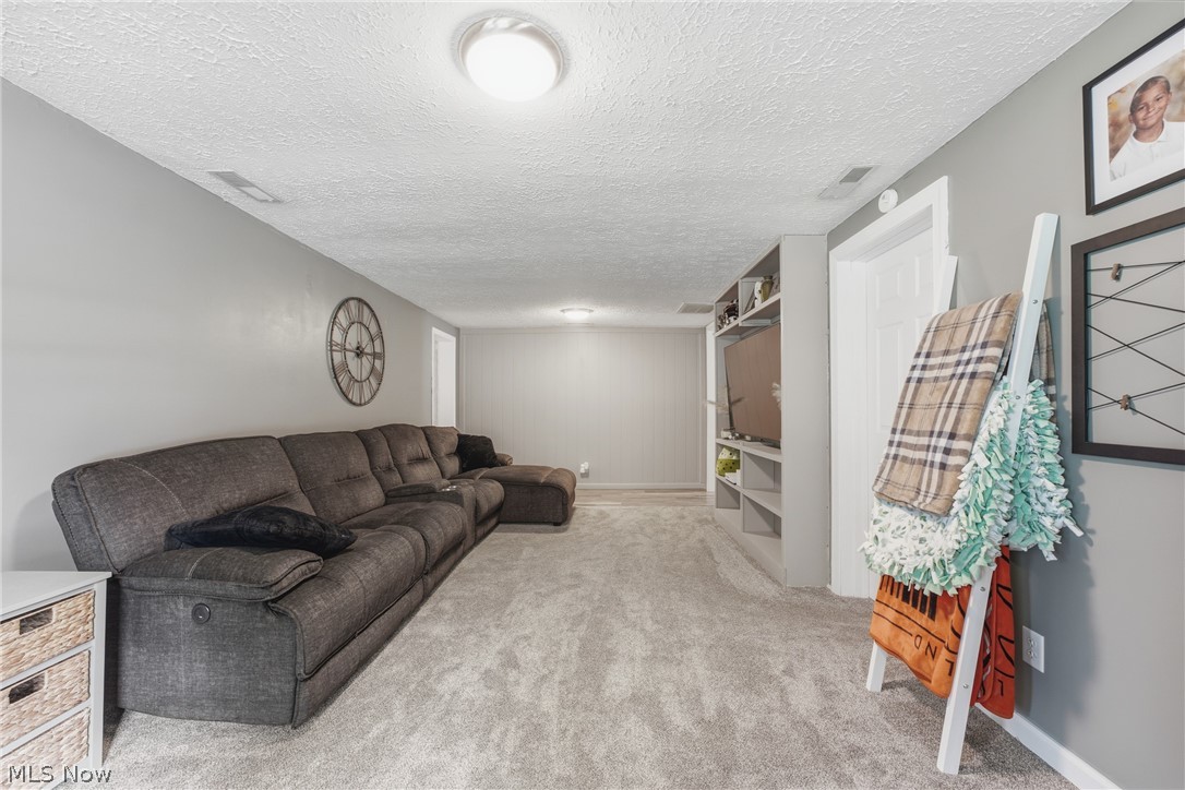 549 Mohican Street NE Brewster OH 44613
