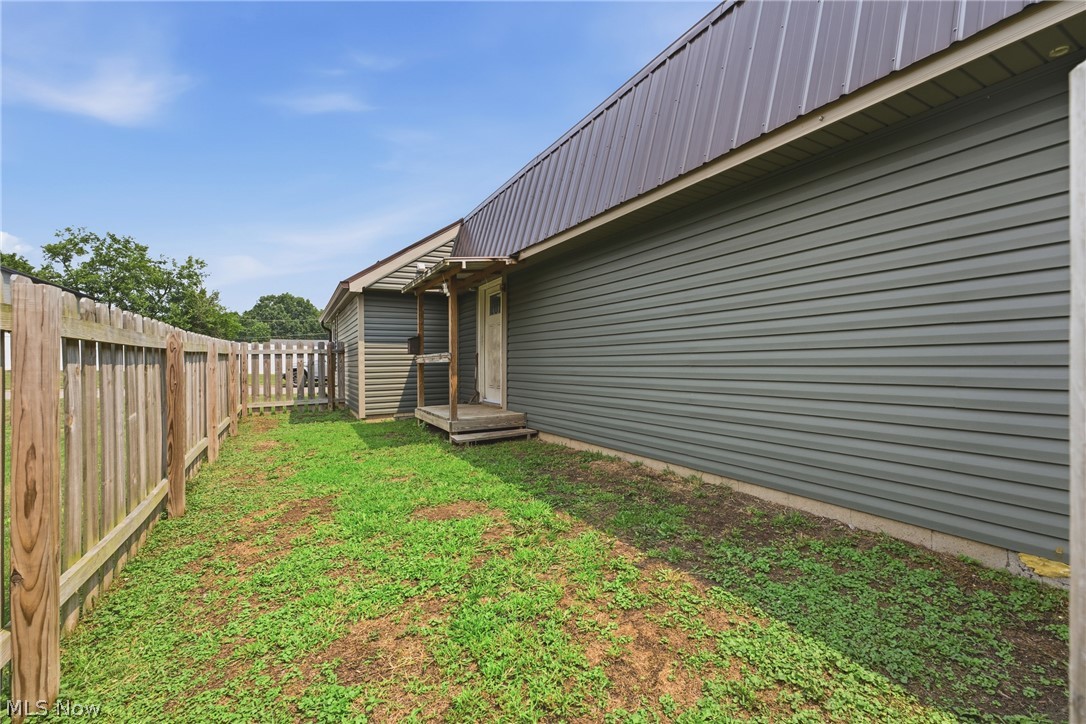 549 Mohican Street NE Brewster OH 44613