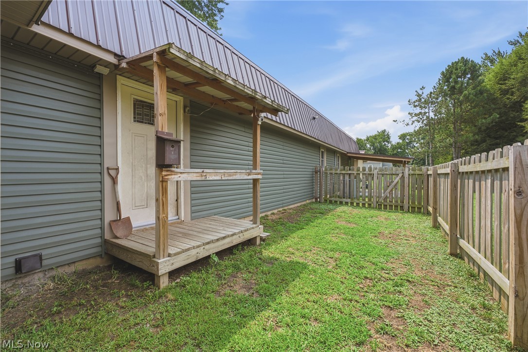 549 Mohican Street NE Brewster OH 44613