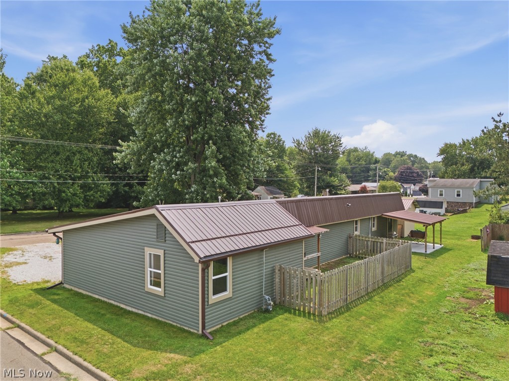 549 Mohican Street NE Brewster OH 44613