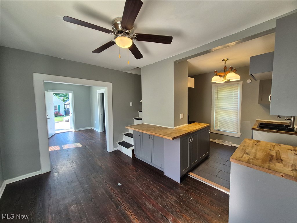 223 W 16th Street Lorain OH 44052