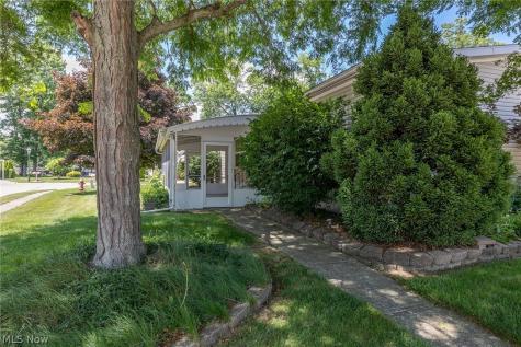 81 Periwinkle Drive Olmsted Twp OH 44138