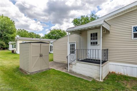 81 Periwinkle Drive Olmsted Twp OH 44138