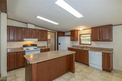 81 Periwinkle Drive Olmsted Twp OH 44138