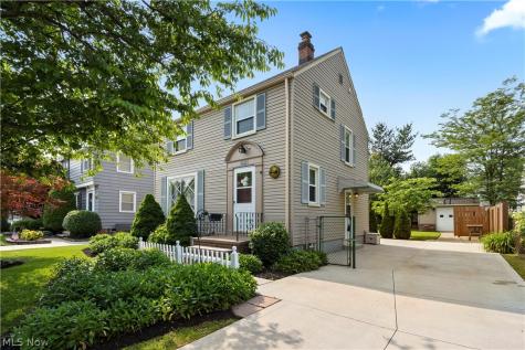20953 Woodstock Avenue Fairview Park OH 44126