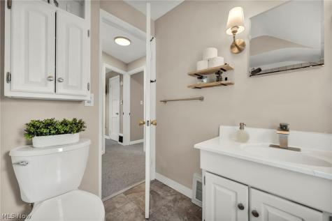 20953 Woodstock Avenue Fairview Park OH 44126