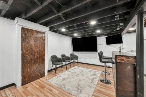 20953 Woodstock Avenue Fairview Park OH 44126
