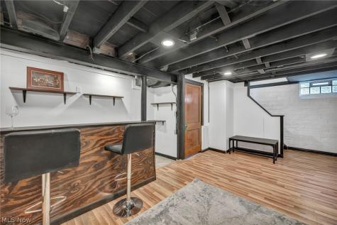 20953 Woodstock Avenue Fairview Park OH 44126