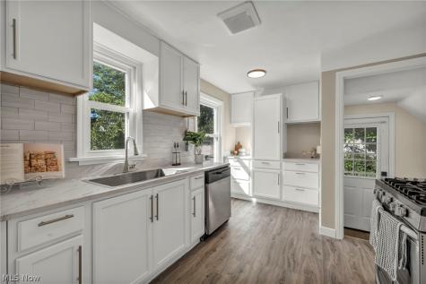 20953 Woodstock Avenue Fairview Park OH 44126