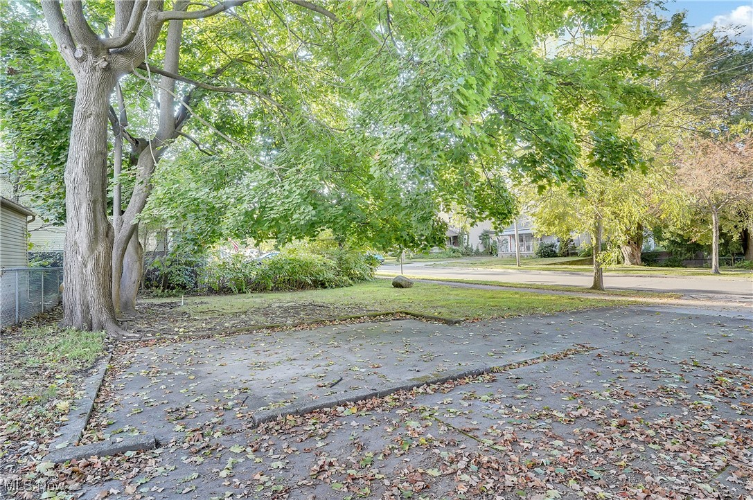 570 Mohawk Avenue Akron OH 44305