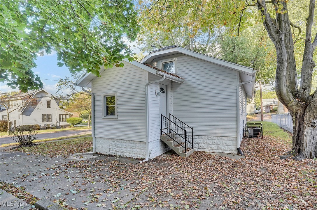 570 Mohawk Avenue Akron OH 44305