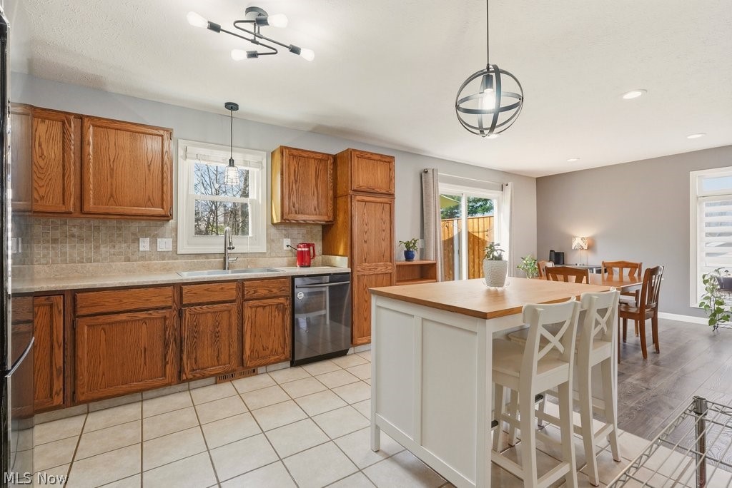 2104 Van Oaks Drive Twinsburg OH 44087