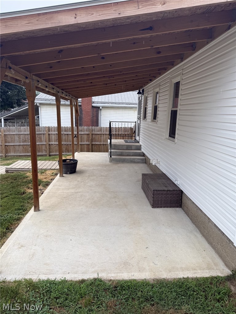 1547 Hay Avenue Coshocton OH 43812