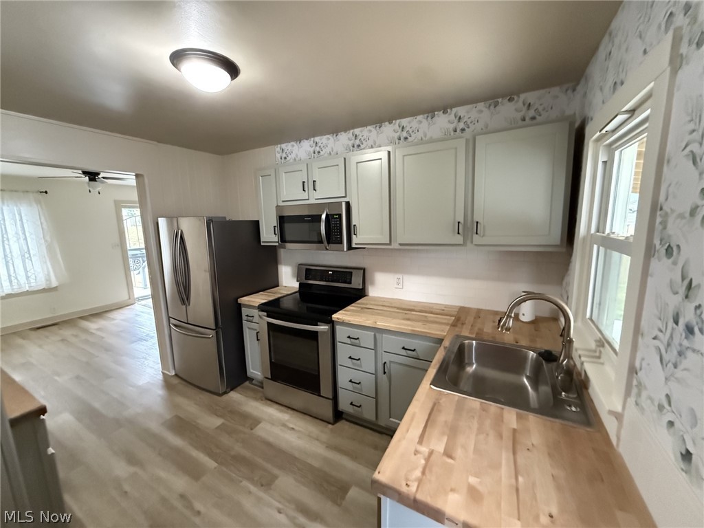 1547 Hay Avenue Coshocton OH 43812