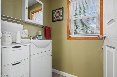 615 W Ohio Avenue Sebring OH 44672