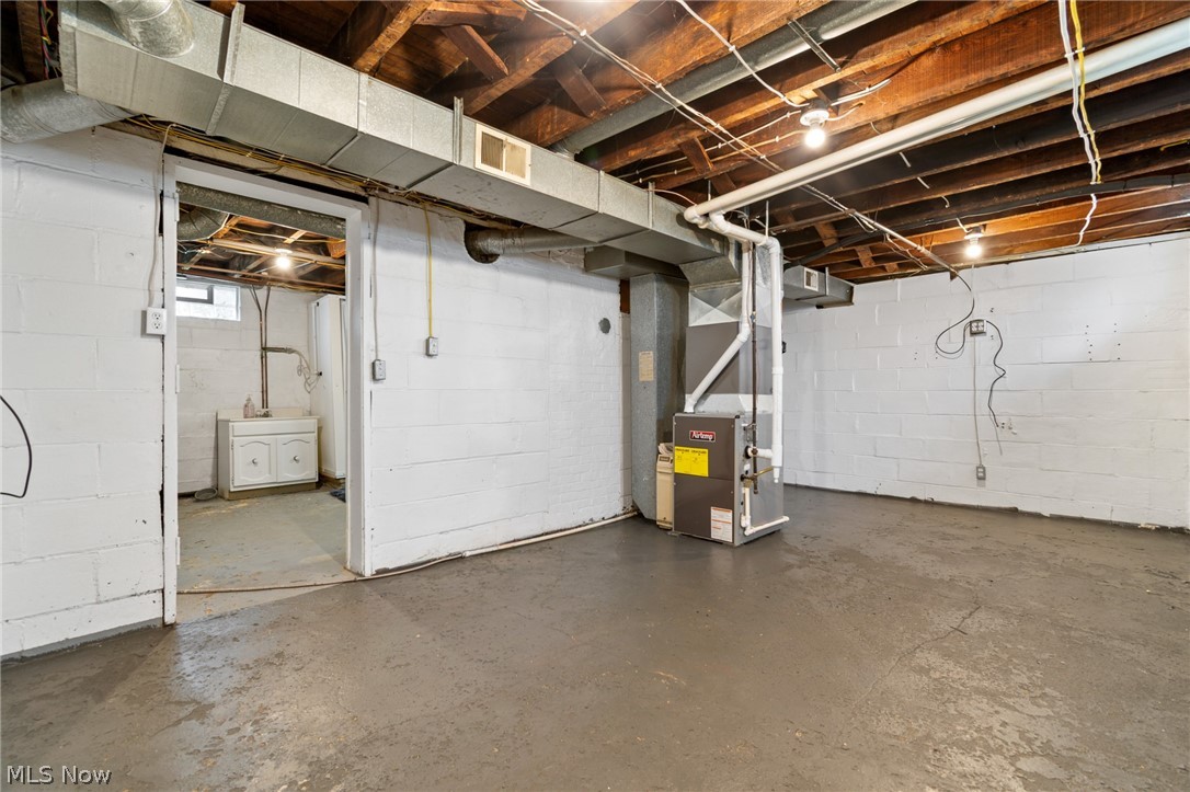 734 Tuscarawas Avenue NW New Philadelphia OH 44663