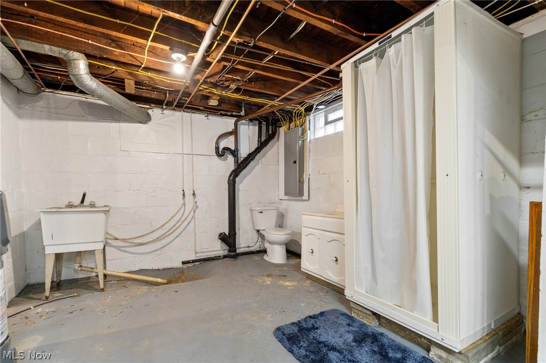 734 Tuscarawas Avenue NW New Philadelphia OH 44663