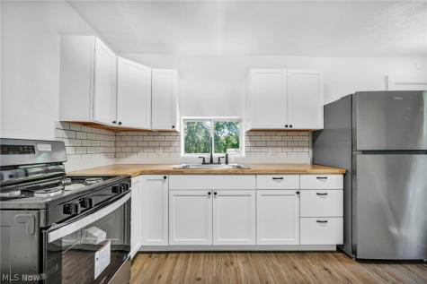 1909 2nd Street SW Akron OH 44314