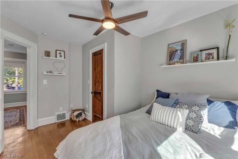 2138 Mars Avenue Lakewood OH 44107