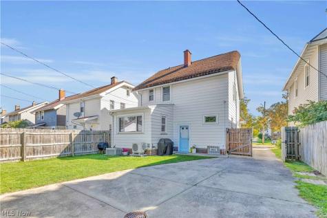 2138 Mars Avenue Lakewood OH 44107