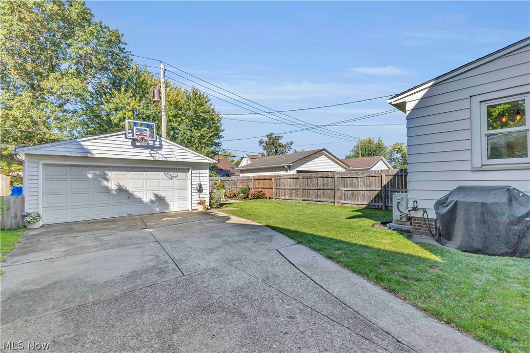 2138 Mars Avenue Lakewood OH 44107