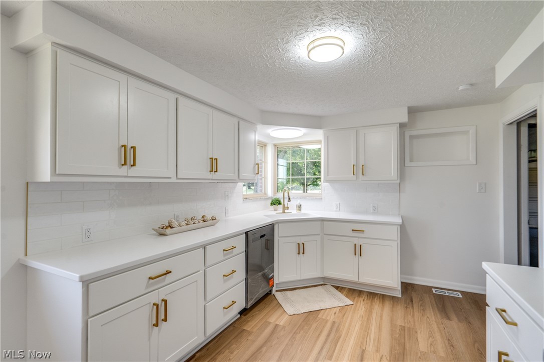15234 Orrville Street NW North Lawrence OH 44666