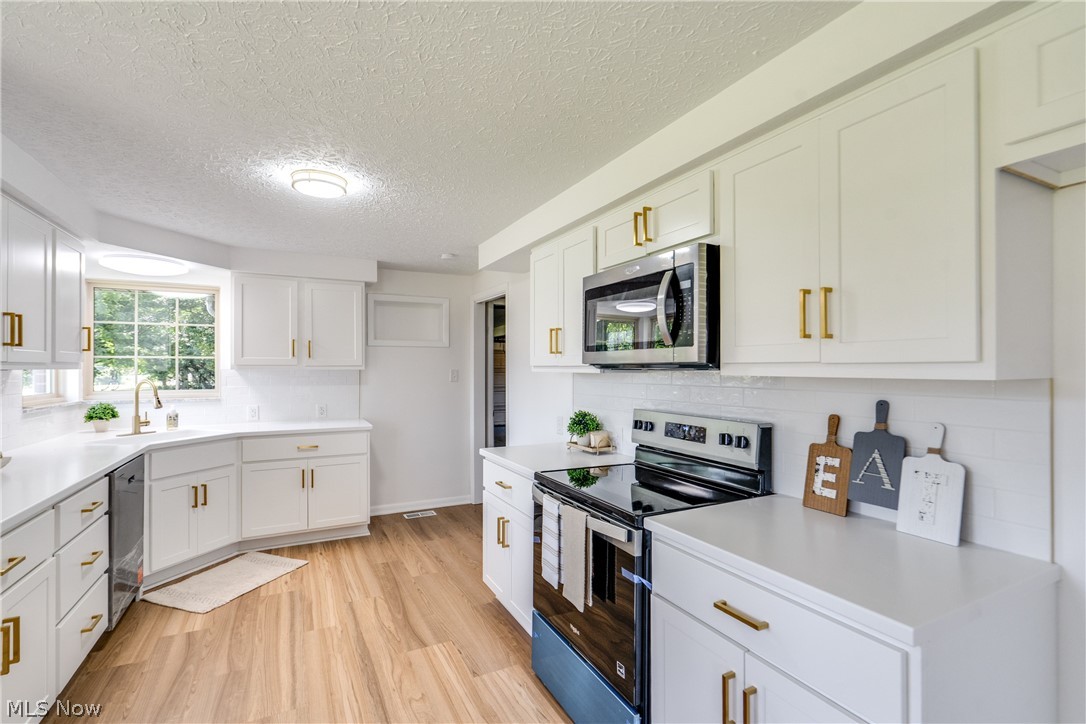 15234 Orrville Street NW North Lawrence OH 44666