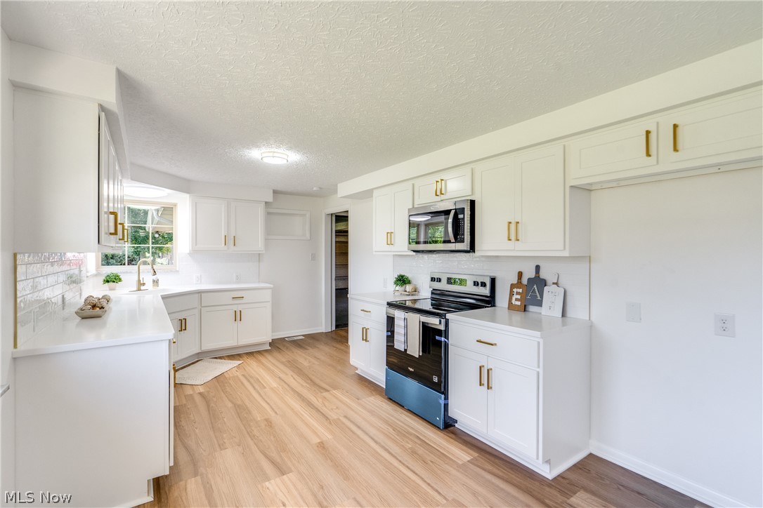 15234 Orrville Street NW North Lawrence OH 44666