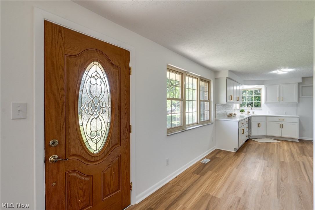 15234 Orrville Street NW North Lawrence OH 44666