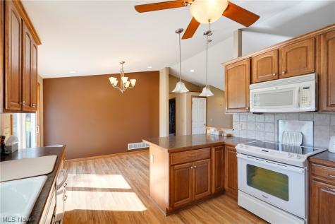 7030 Nimishillen Church Street Louisville OH 44641
