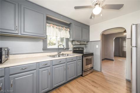 1835 Oakes Drive Akron OH 44312