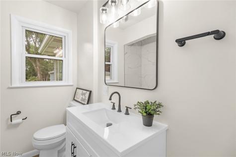 324 Lynn Drive Cuyahoga Falls OH 44221