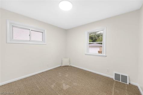 324 Lynn Drive Cuyahoga Falls OH 44221