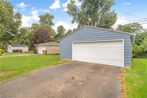 324 Lynn Drive Cuyahoga Falls OH 44221