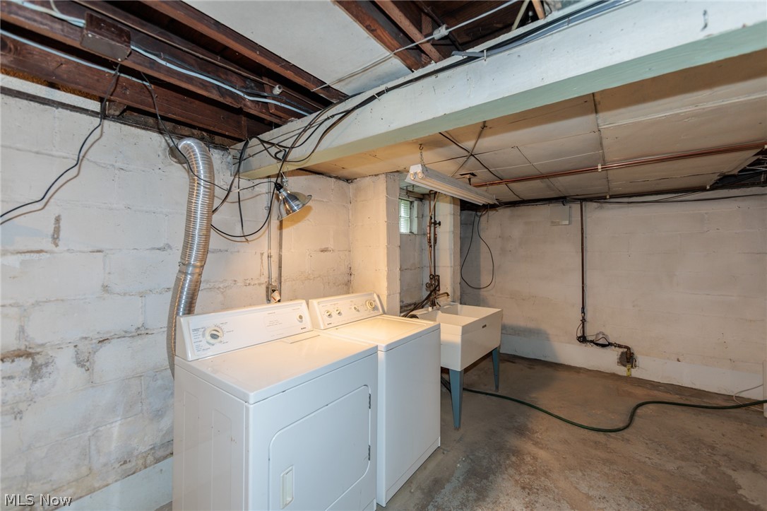 983 Dan Street Akron OH 44310