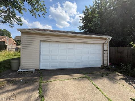 908 Clifford Avenue Akron OH 44306