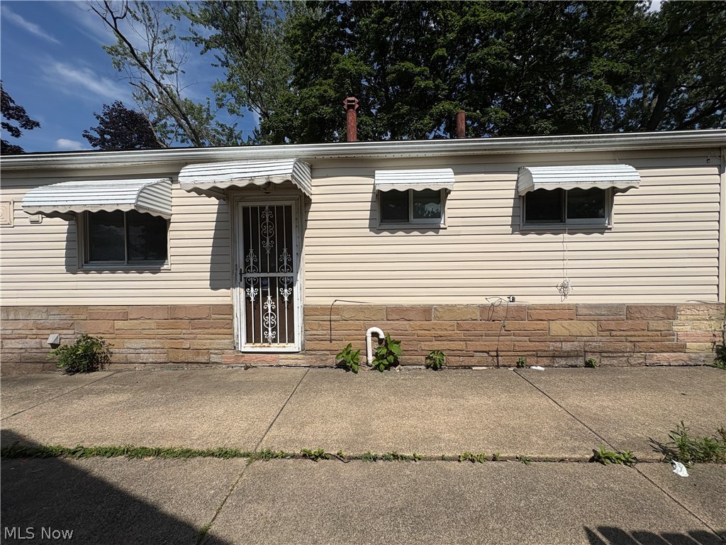 908 Clifford Avenue Akron OH 44306