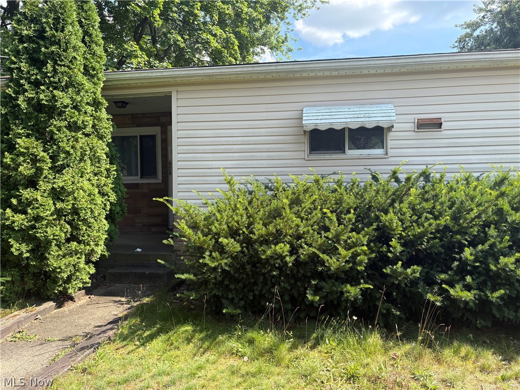 908 Clifford Avenue Akron OH 44306