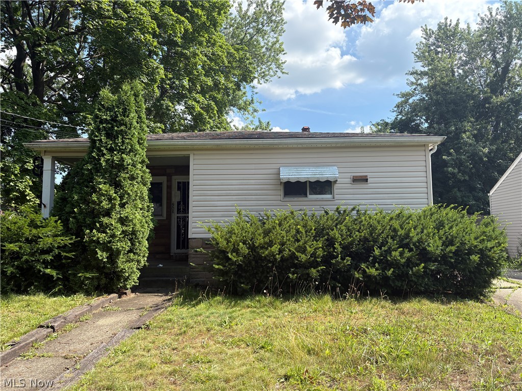 908 Clifford Avenue Akron OH 44306
